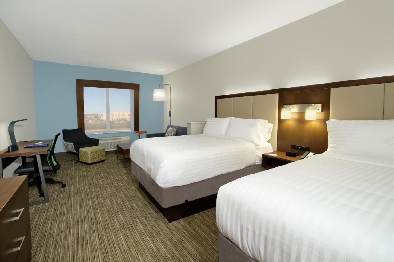 Holiday Inn Express & Suites Columbus North By Ihg Bagian luar foto