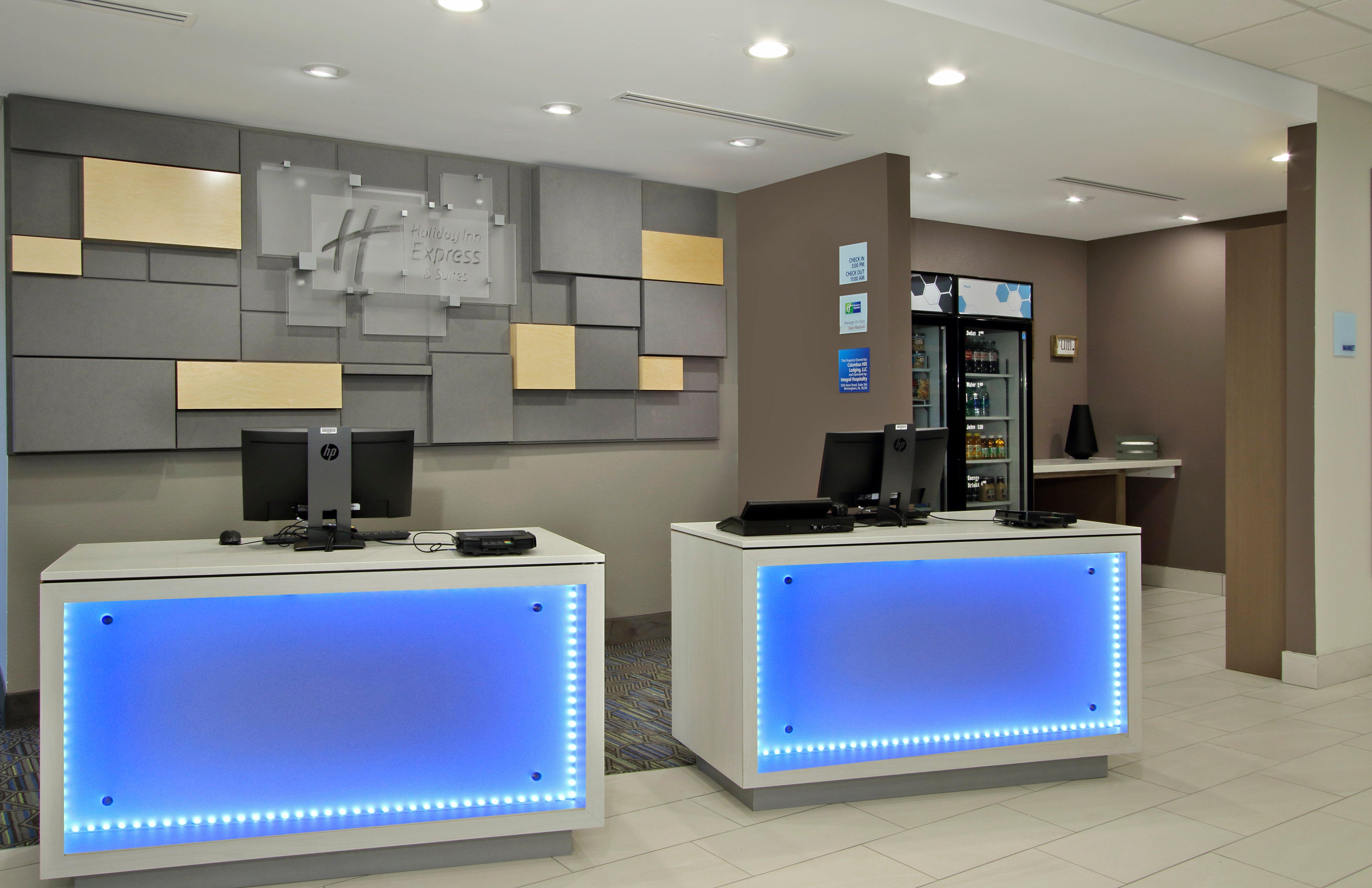 Holiday Inn Express & Suites Columbus North By Ihg Bagian luar foto